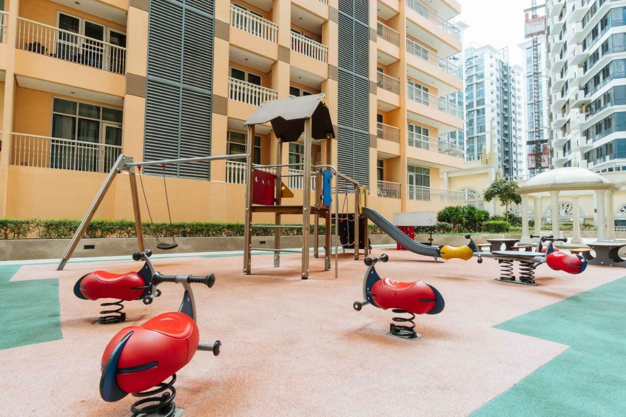 Reddoorz Premium @ Venice Luxury Bgc 2 马卡蒂 外观 照片