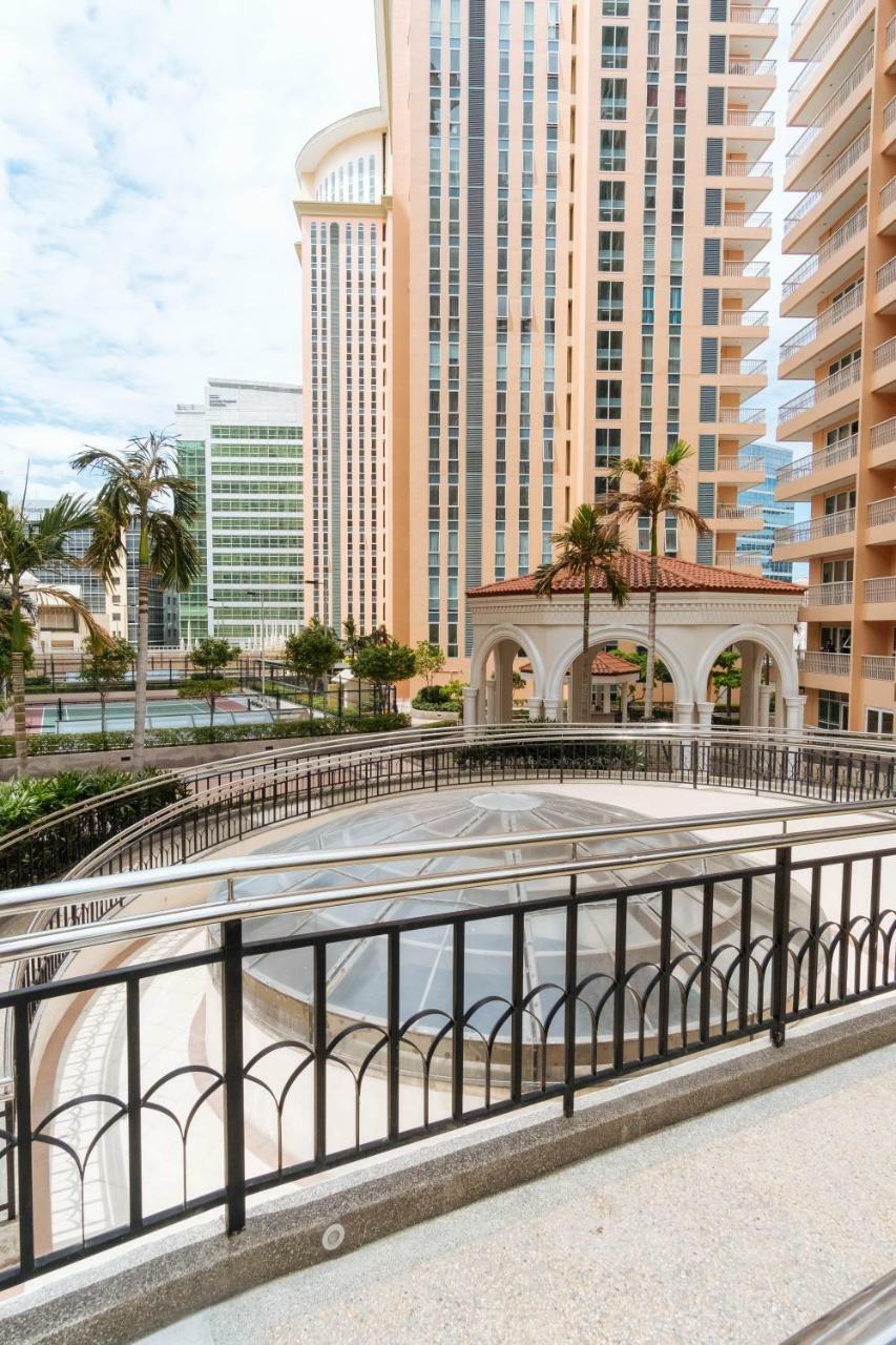 Reddoorz Premium @ Venice Luxury Bgc 2 马卡蒂 外观 照片