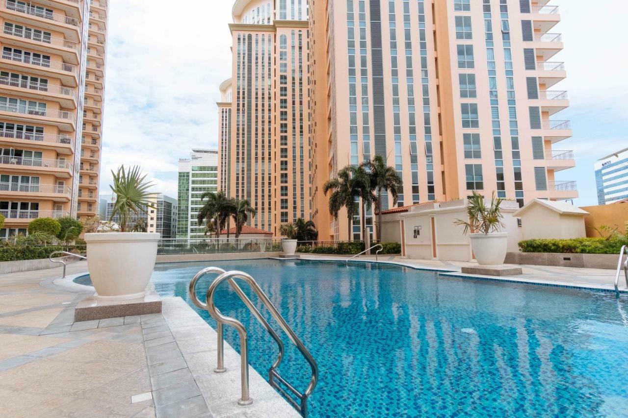 Reddoorz Premium @ Venice Luxury Bgc 2 马卡蒂 外观 照片